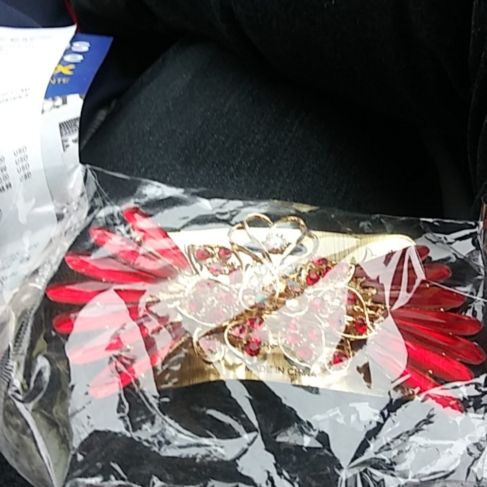 Hair Clips Red with Gold! - Picture 1 of 1